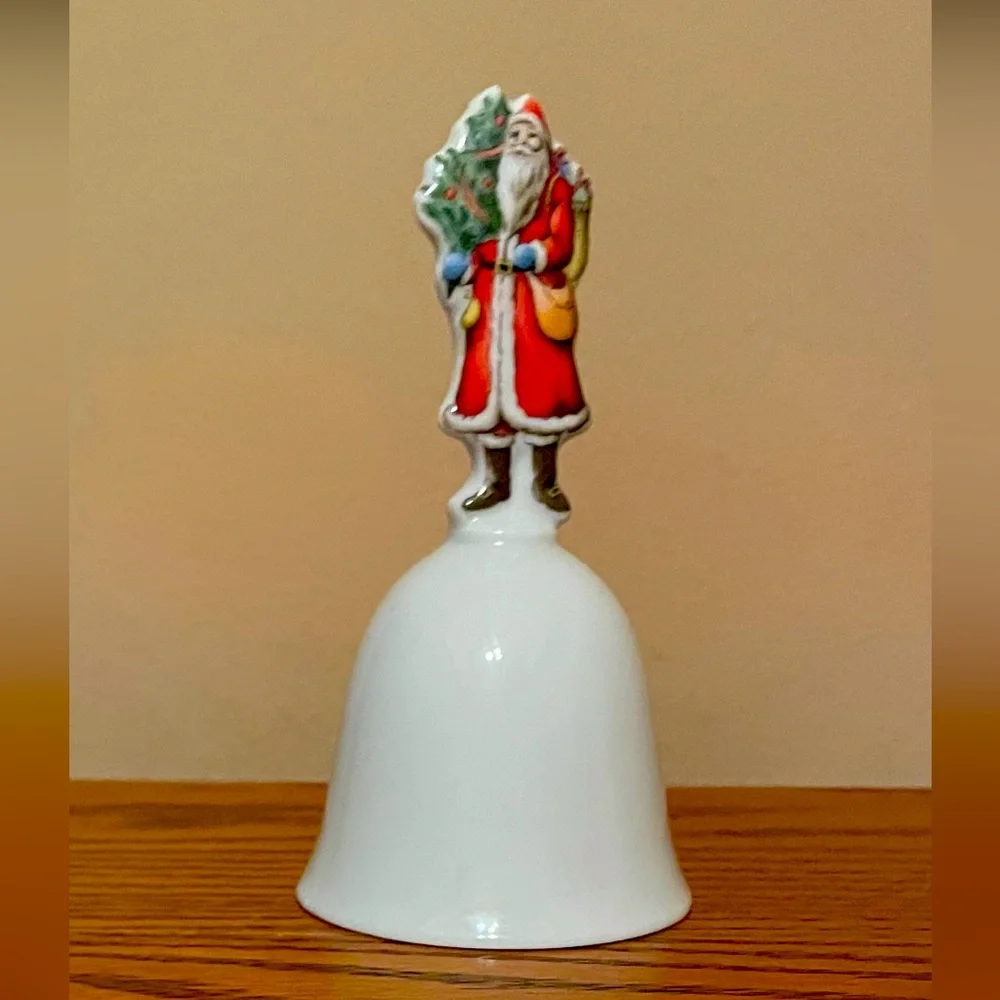 PORCELAIN Vintage Santa Dinner Bell w Clapper ⭐️Rare Find⭐️ Approximately 6” EUC